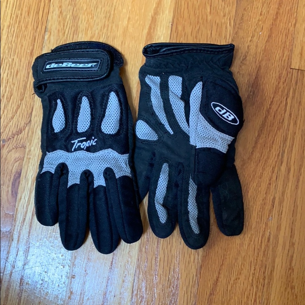 DeBeer Women’s Lacrosse Gloves size Medium